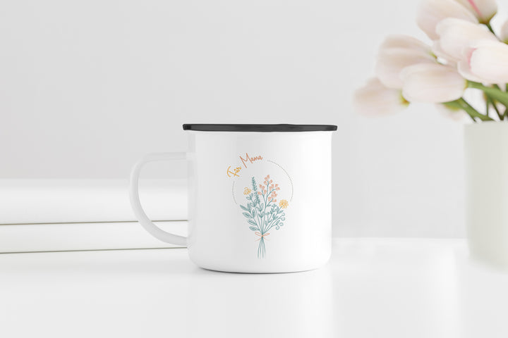 Personalisierter Emaillebecher | Emaille Tasse | Rand schwarz | mit Wunschnamen | Frühling | Blumenstrauß | beim Kaffee an Blumen erfreuen