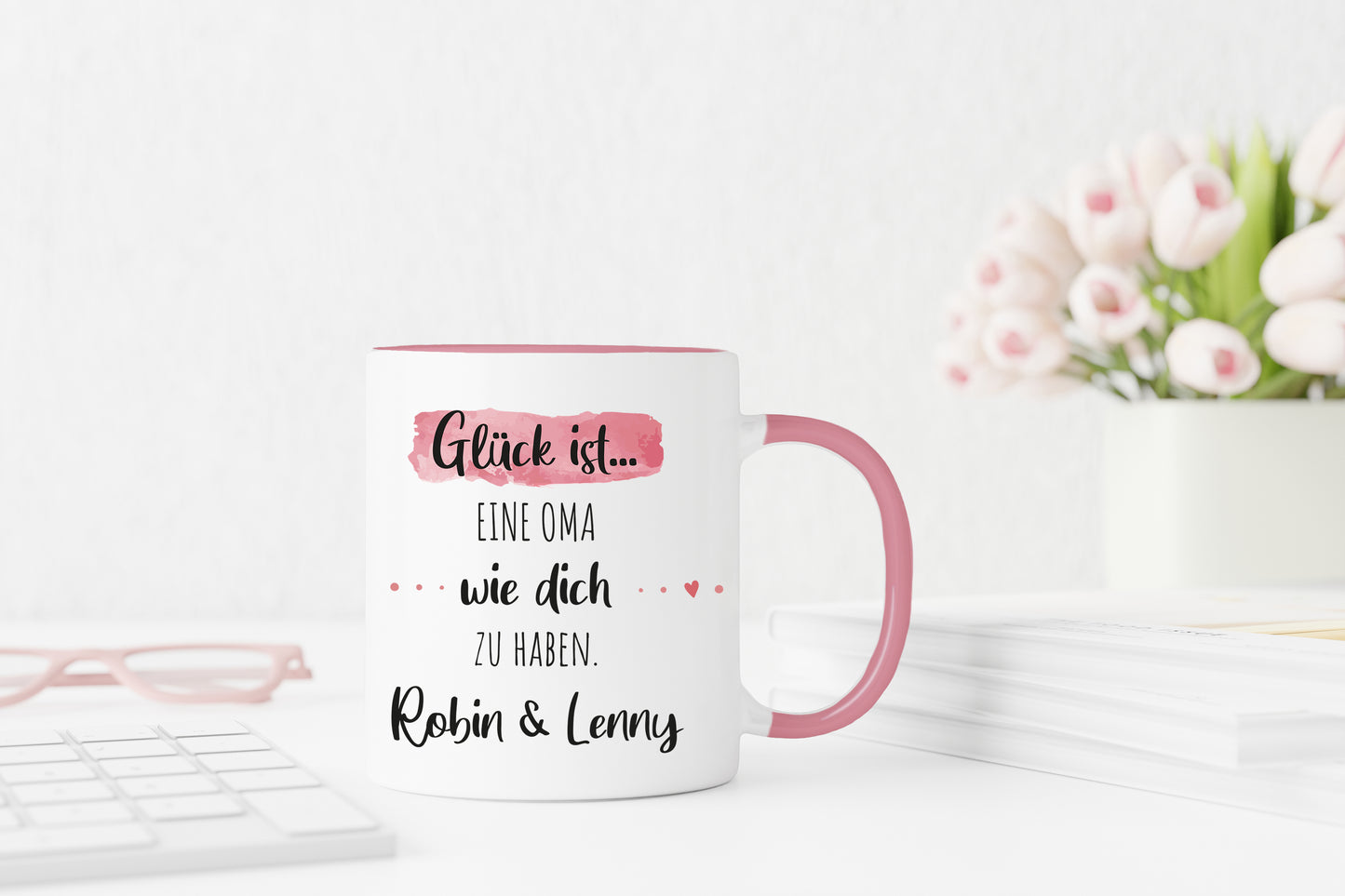 Oma | Kaffeetasse | Glück ist eine wie dich zu haben | Tasse mit Wunschnamen personalisiert | Geschenk | weiß oder Henkel+Innen rosa