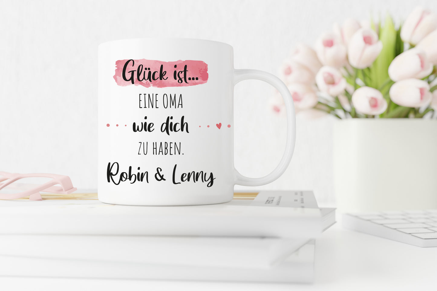 Oma | Kaffeetasse | Glück ist eine wie dich zu haben | Tasse mit Wunschnamen personalisiert | Geschenk | weiß oder Henkel+Innen rosa