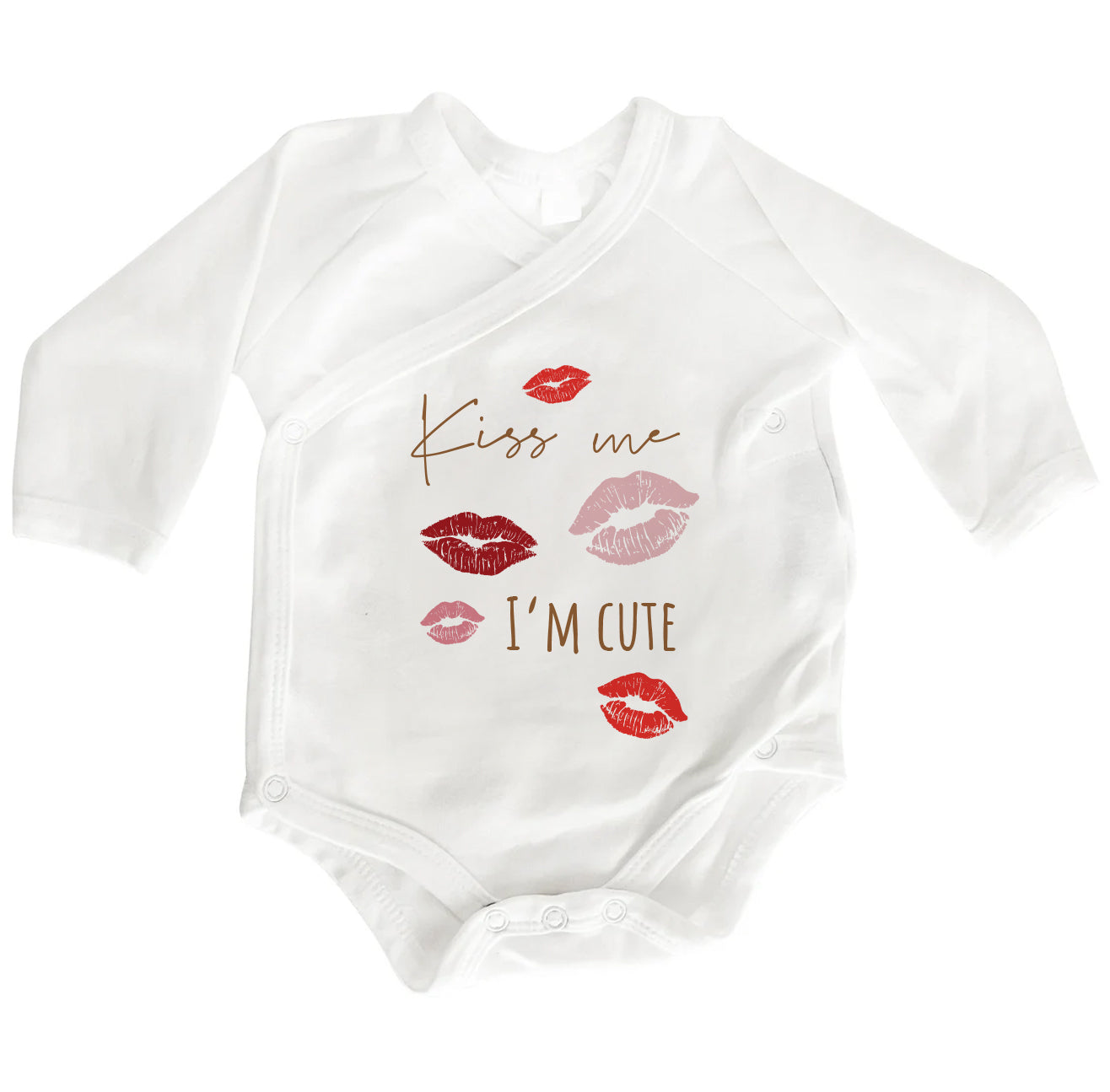 Baby Wickelbody aus Bio-Baumwolle | Kiss Me | I'm Cute | Langarm Baby Body | Perfektes Geschenk zur Geburt | frecher Spruch - verschenkich.de