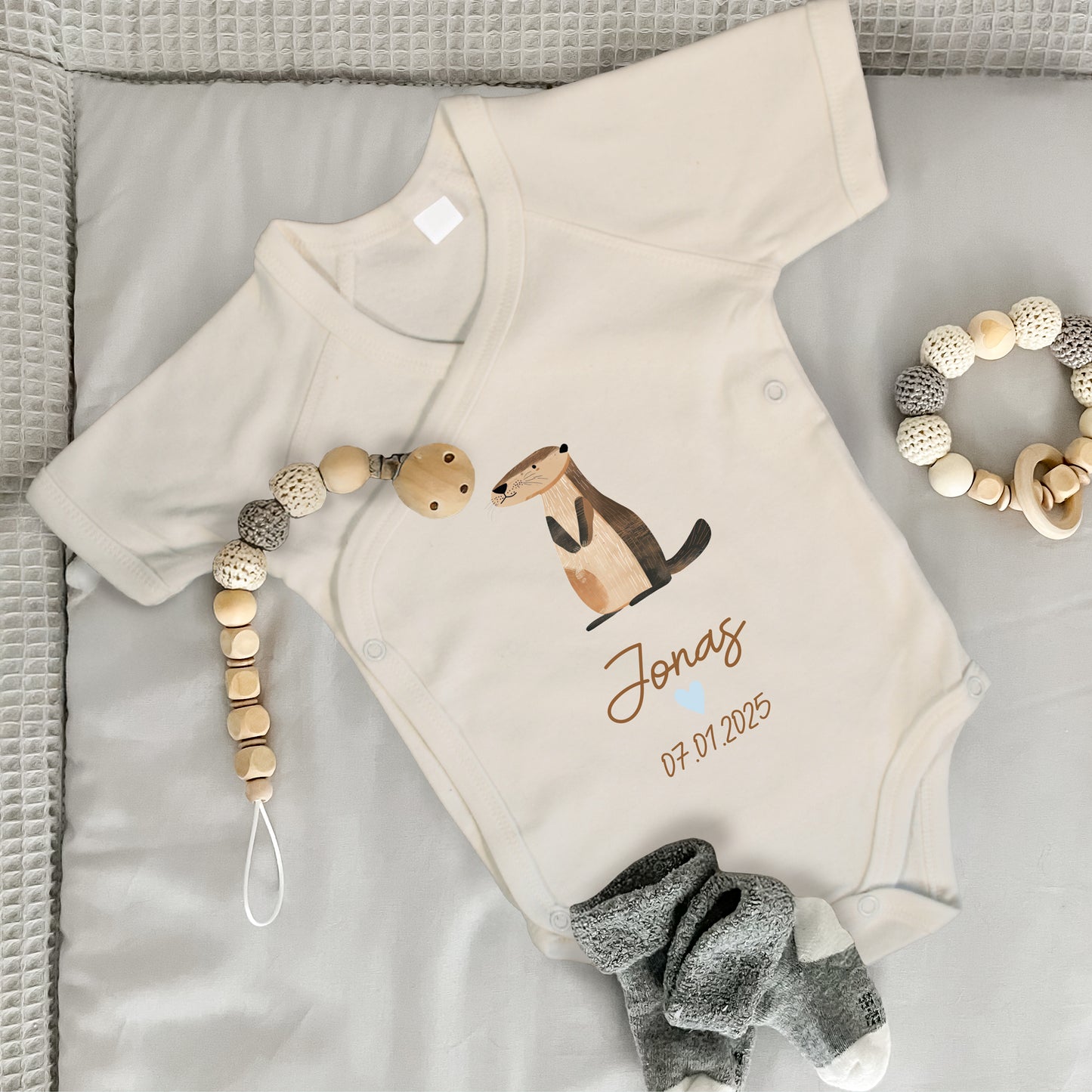 Baby Body Kurzarm mit Name & Geburtsdatum | Wickelbody aus Bio-Baumwolle | Tierparty - Otter