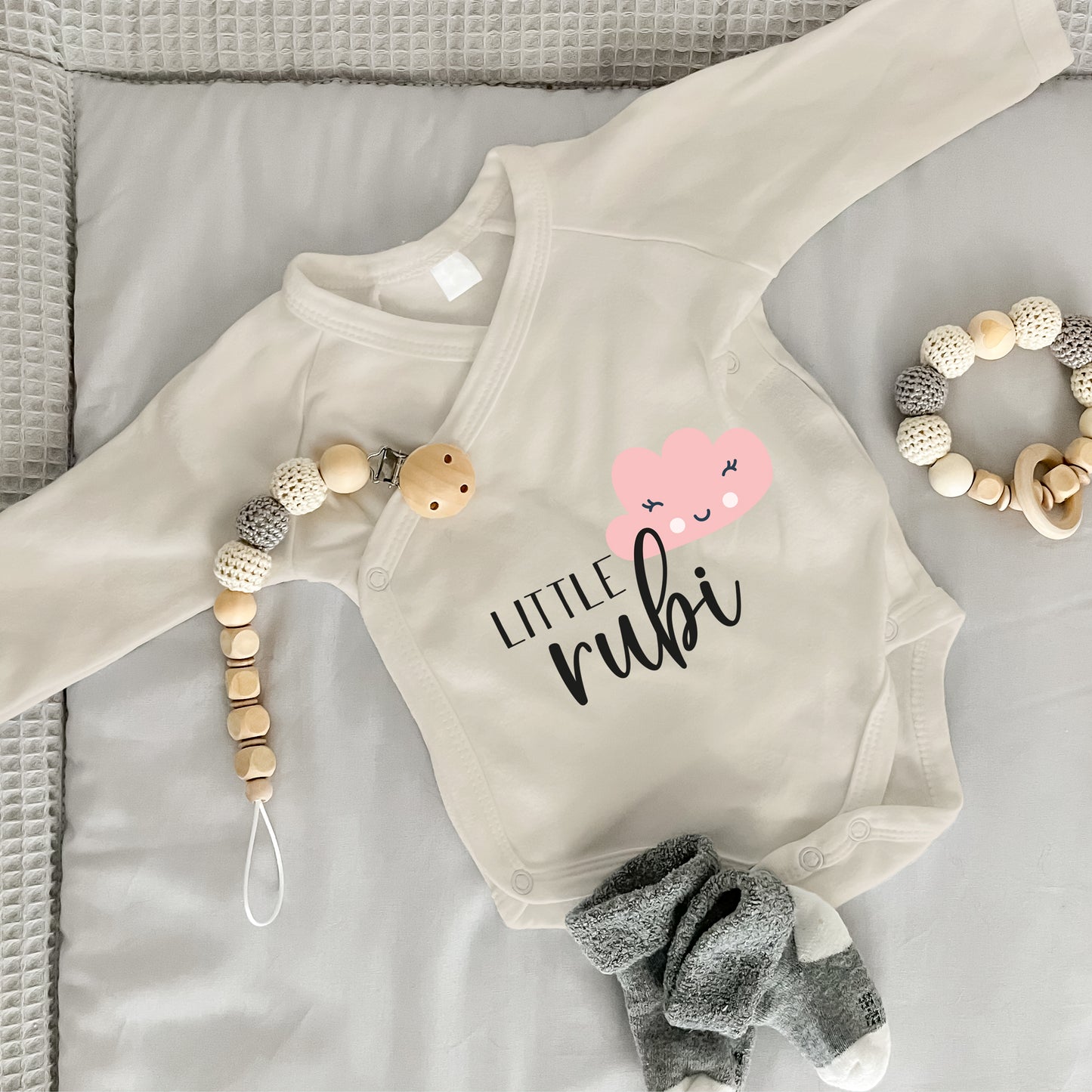 Baby Body Langarm mit Name | Wickelbody aus Bio-Baumwolle | Little