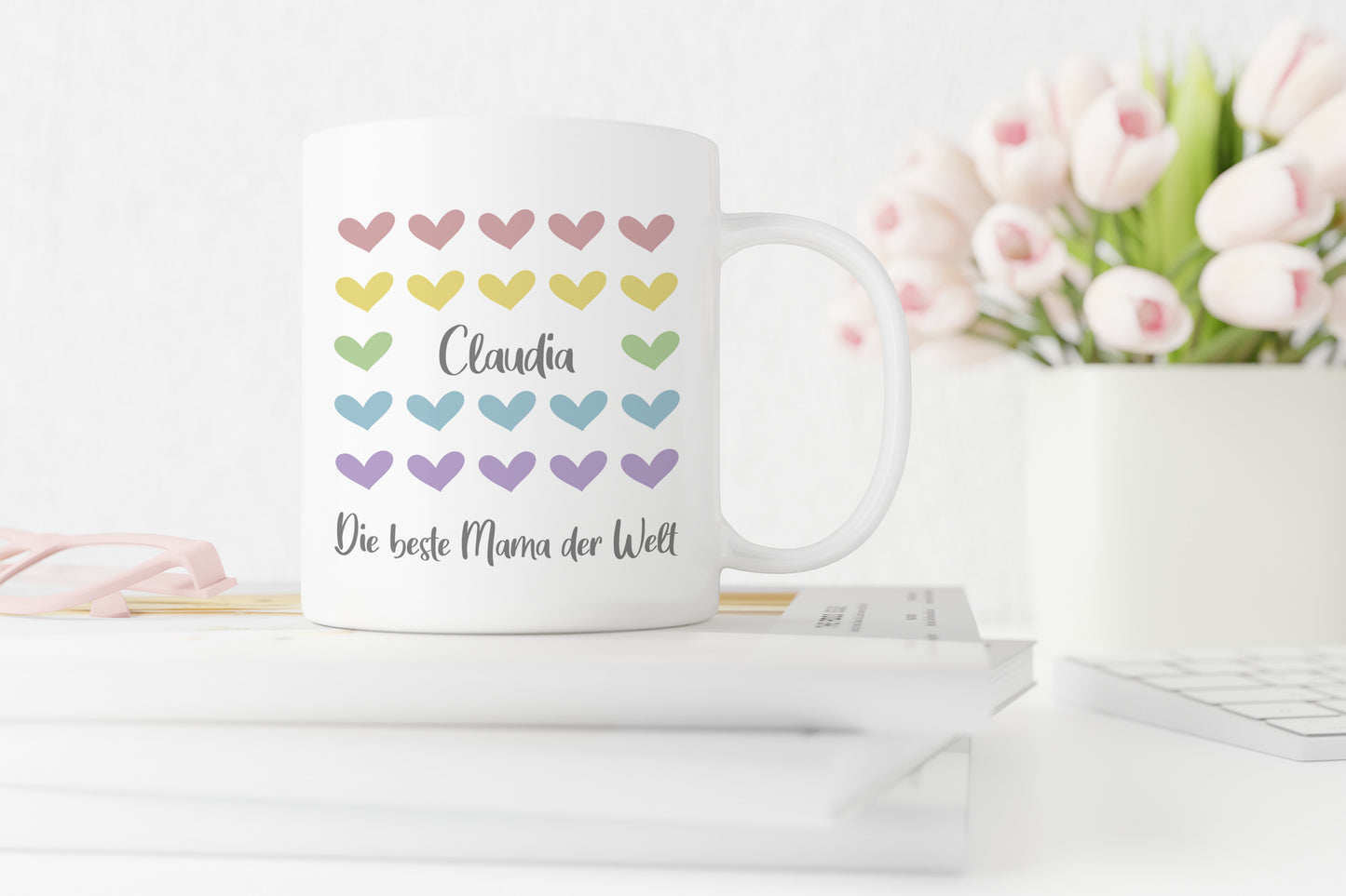 Die beste Mama der Welt | bunte Herzchen | Tasse mit Wunschnamen personalisiert - verschenkich.de