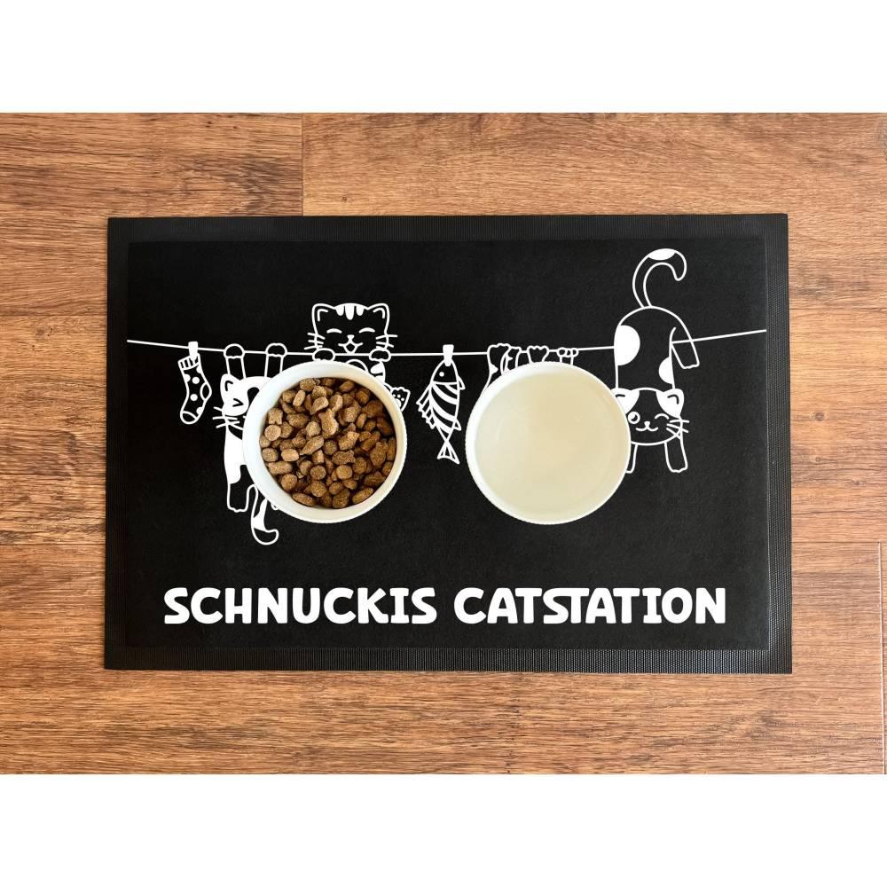 Napfunterlage mit Wunschnamen - Motiv: Catstation - verschenkich.de
