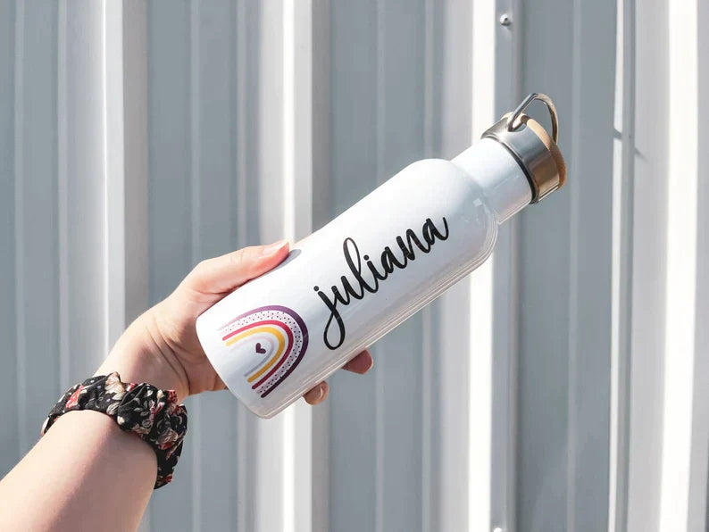 Personalisierte Isolierflasche mit eigenen Namen oder Wunschname - Motiv: Regenbogen - verschenkich.de