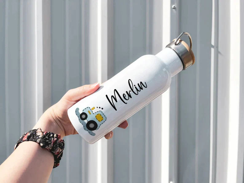 Personalisierte Isolierflasche mit eigenen Namen oder Wunschname - Motiv: Traktor Blau - verschenkich.de