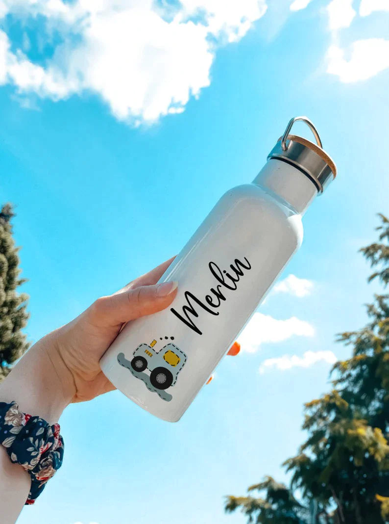 Personalisierte Isolierflasche mit eigenen Namen oder Wunschname - Motiv: Traktor Blau - verschenkich.de