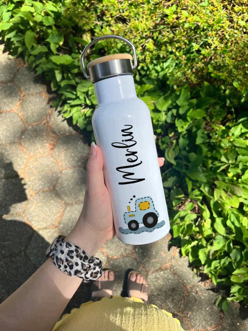 Personalisierte Isolierflasche mit eigenen Namen oder Wunschname - Motiv: Traktor Blau - verschenkich.de