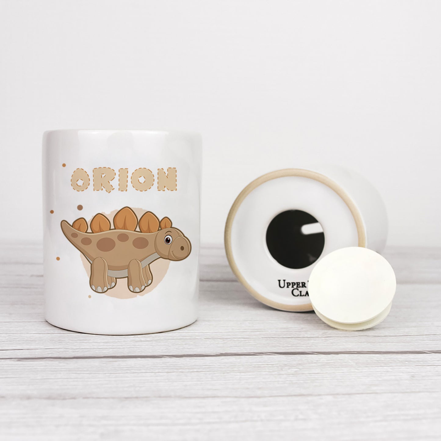 Personalisierte Spardose aus Keramik | mit Wunschnamen | Dino 3 | Stegosaurus | orange | Geldgeschenk für Dinosaurier Fan - verschenkich.de