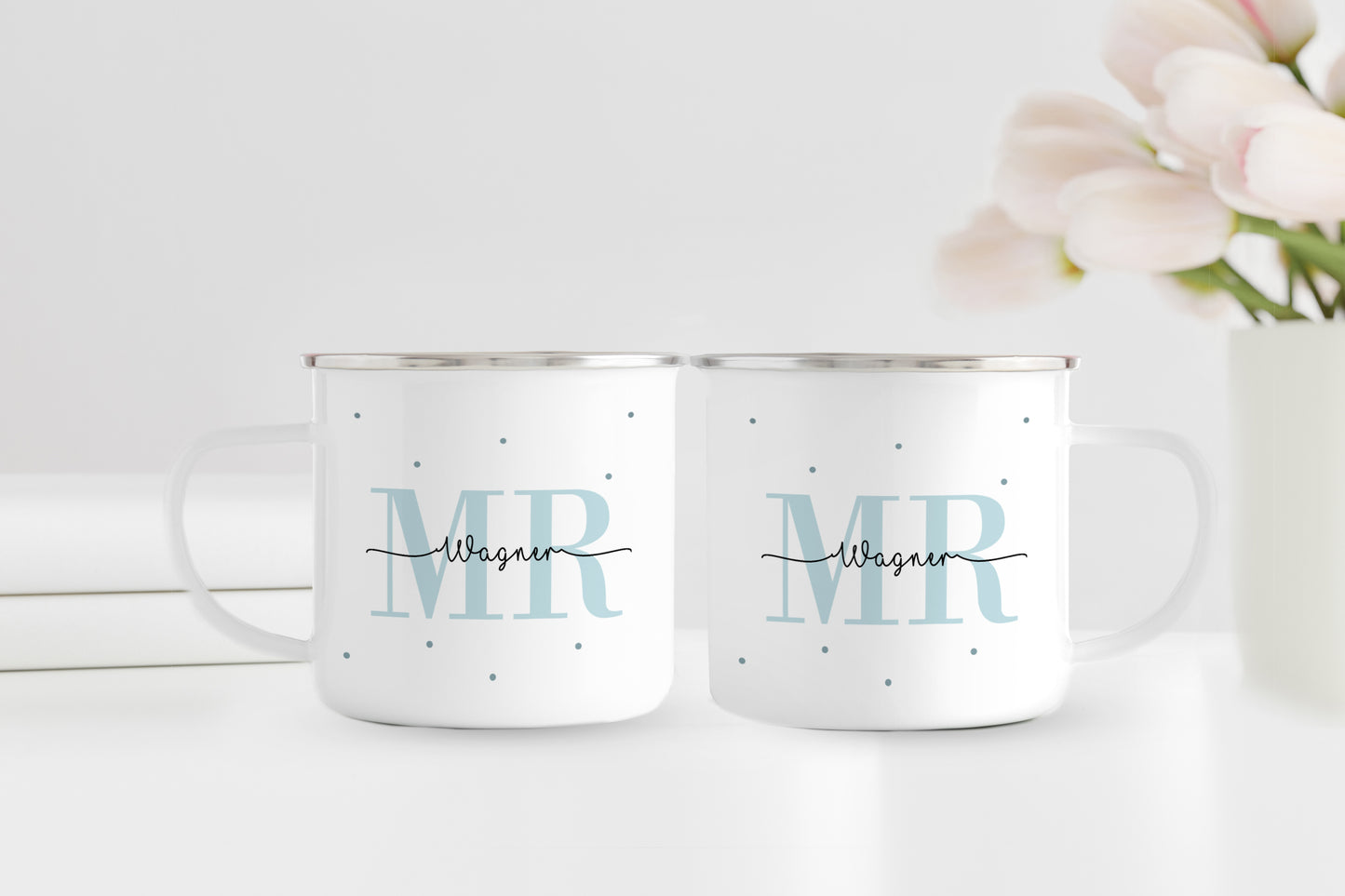 Personalisiertes Emaillebecher Set | Mr + Mr | 2 Emaille Tassen | Rand Silber oder Schwarz | Name und Datum | Geschenk für Hochzeit - verschenkich.de