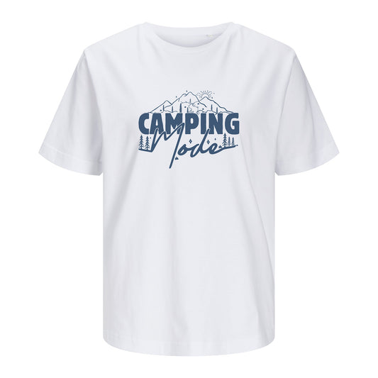 Weißes T-Shirt Camping Mode freigestellt auf weißem Hintergrund – Vorderansicht