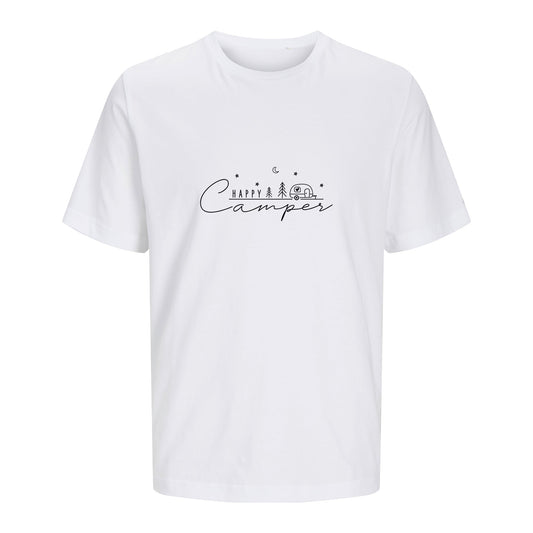 Weißes T-Shirt Happy Camper freigestellt auf weißem Hintergrund – Vorderansicht