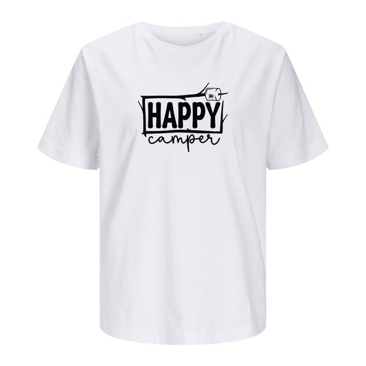 Weißes T-Shirt Happy Camper freigestellt auf weißem Hintergrund – Vorderansicht