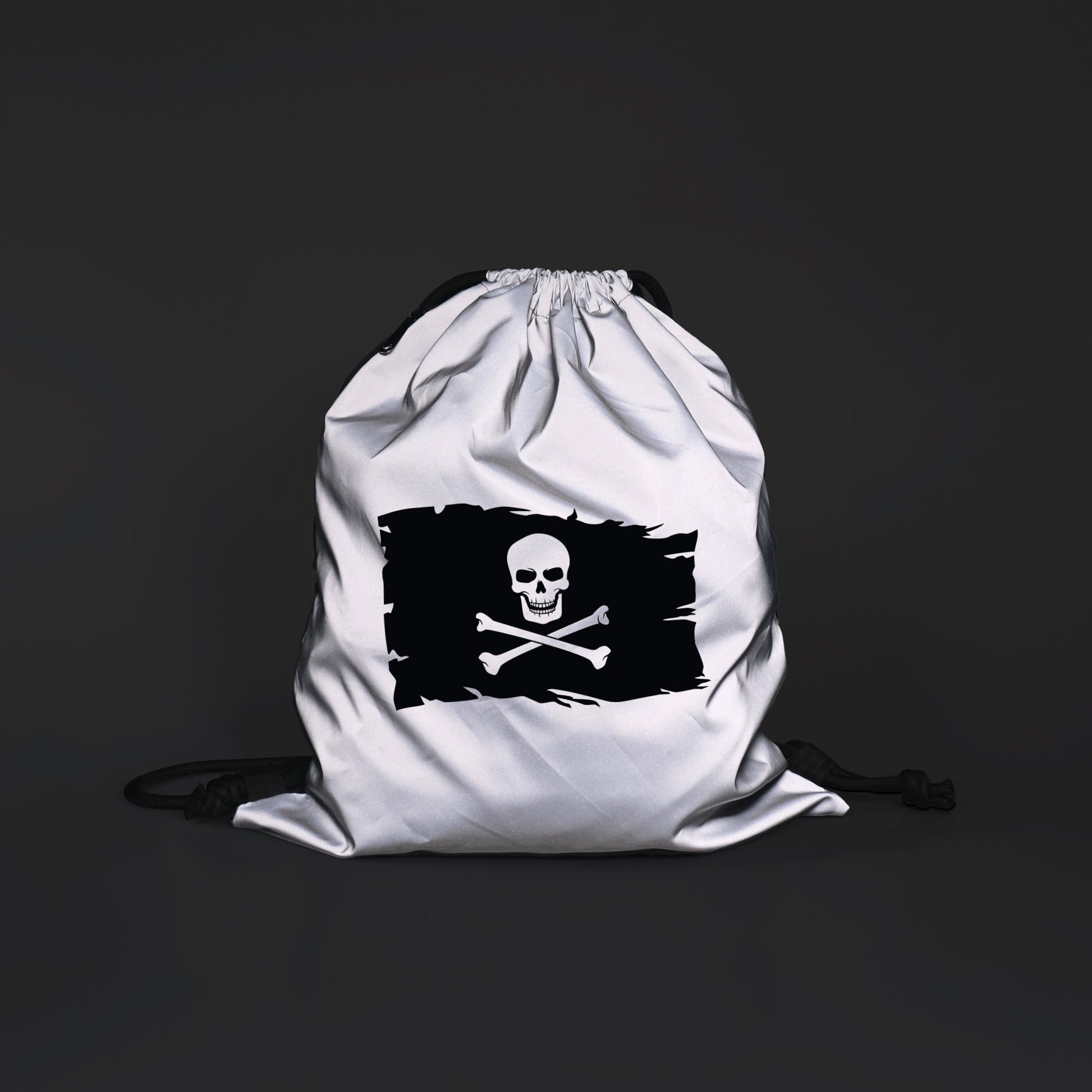 Turnbeutel Rucksack reflektierend | Piratenflagge | leuchtend | erhöhte Sichtbarkeit und Sicherheit | für Schule | Sport | Kinder | Teens - verschenkich.de
