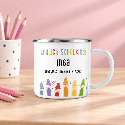 Emaille Tasse mit Namen | Endlich Schulkind | Buntstifte unten