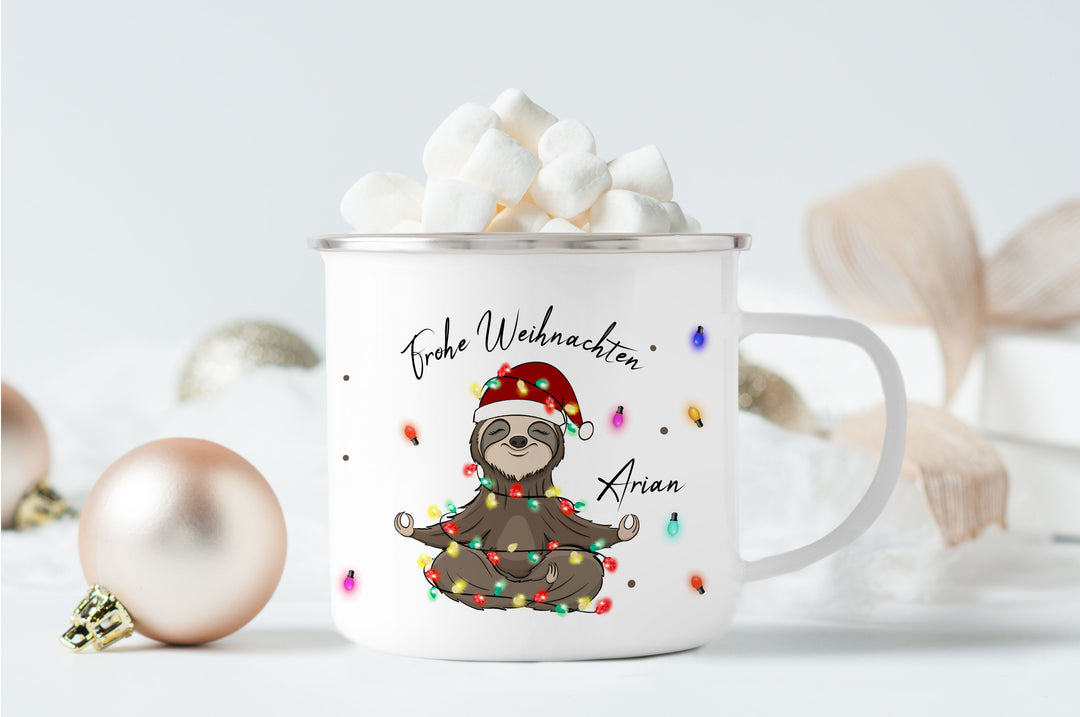 Personalisierter Emaillebecher | Emaille Tasse | Rand silber oder schwarz | mit Name | Faultier Lichterkette | Geschenk für Weihnachten