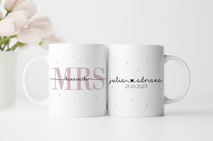 Personalisiertes Tassen Set | Mrs + Mrs | mit Wunschnamen und Datum | Geschenk für Hochzeit, Heirat, Verlobung und Jahrestag der Eheleute