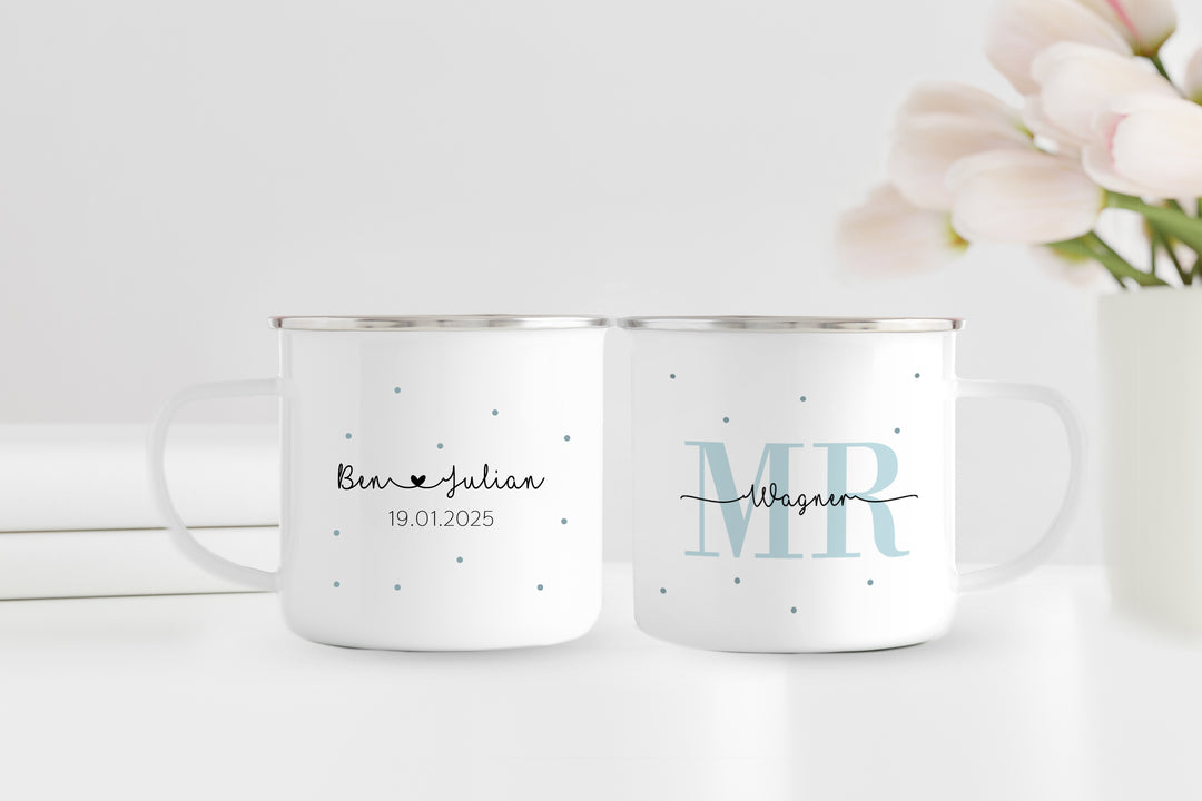 Personalisiertes Emaillebecher Set | Mr + Mr | 2 Emaille Tassen | Rand Silber oder Schwarz | Name und Datum | Geschenk für Hochzeit