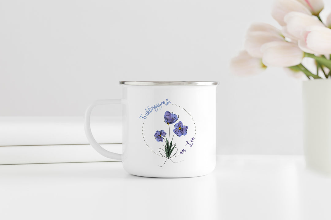 Personalisierter Emaillebecher | Emaille Tasse mit silbernen Rand | mit Wunschnamen | Frühling | Veilchen | beim Kaffee an Blumen erfreuen