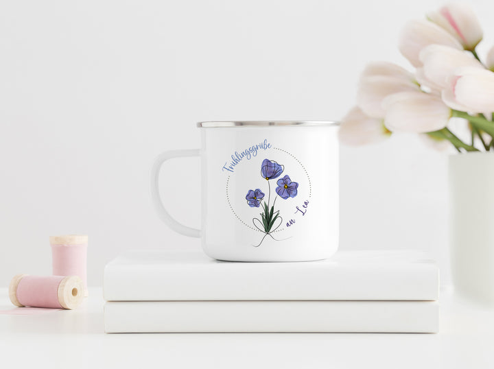 Personalisierter Emaillebecher | Emaille Tasse mit silbernen Rand | mit Wunschnamen | Frühling | Veilchen | beim Kaffee an Blumen erfreuen
