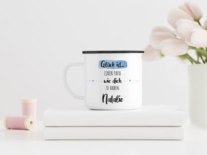 Papa | Emaille Kaffeebecher personalisiert | Glück ist einen wie dich zu haben | Tasse mit Name | Geschenk | Rand silber oder schwarz