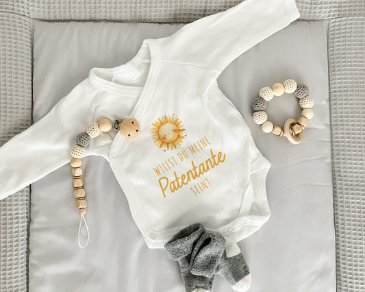 Baby Body mit süßer Frage ‚Willst du meine Patentante sein?‘ | einzigartiges Geschenk für besonderen Moment | Wickelbody aus Bio Baumwolle - verschenkich.de