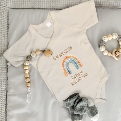 Baby Body Kurzarm mit Spruch | Wickelbody aus Bio-Baumwolle | Klar bin ich süß