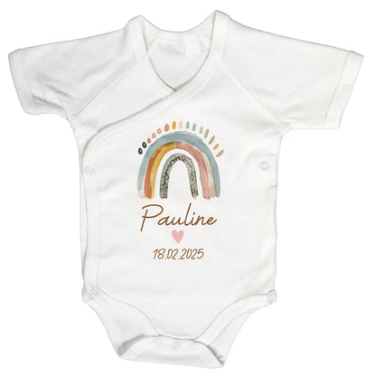 Baby Body Kurzarm mit Name & Geburtsdatum | Wickelbody aus Bio-Baumwolle | Boho Regenbogen