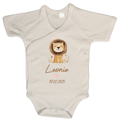 Baby Body Kurzarm mit Name & Geburtsdatum | Wickelbody aus Bio-Baumwolle | Tierparty - Löwe