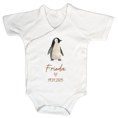 Baby Body Kurzarm mit Name & Geburtsdatum | Wickelbody aus Bio-Baumwolle | Tierparty - Pinguin