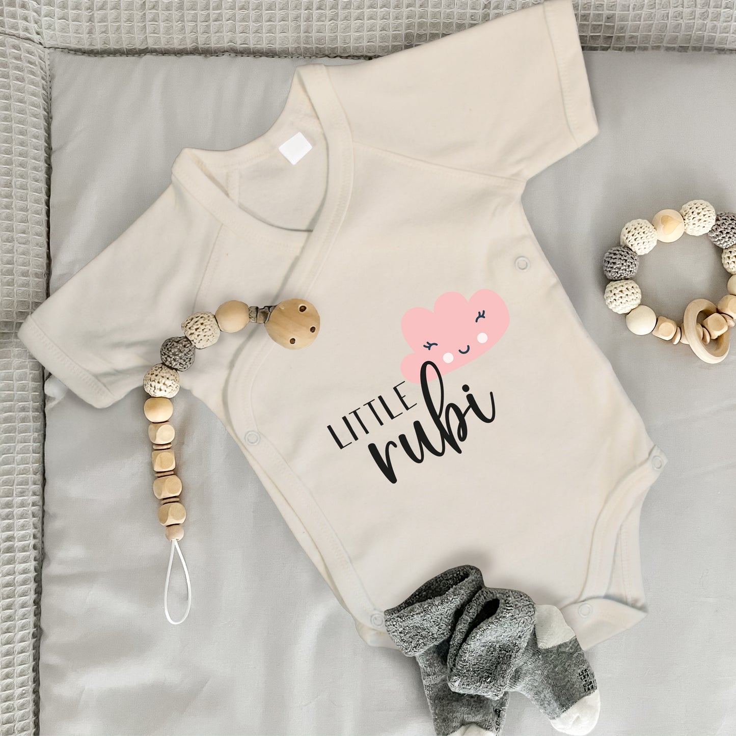 Baby Body Kurzarm mit Name | Wickelbody aus Bio-Baumwolle | Little