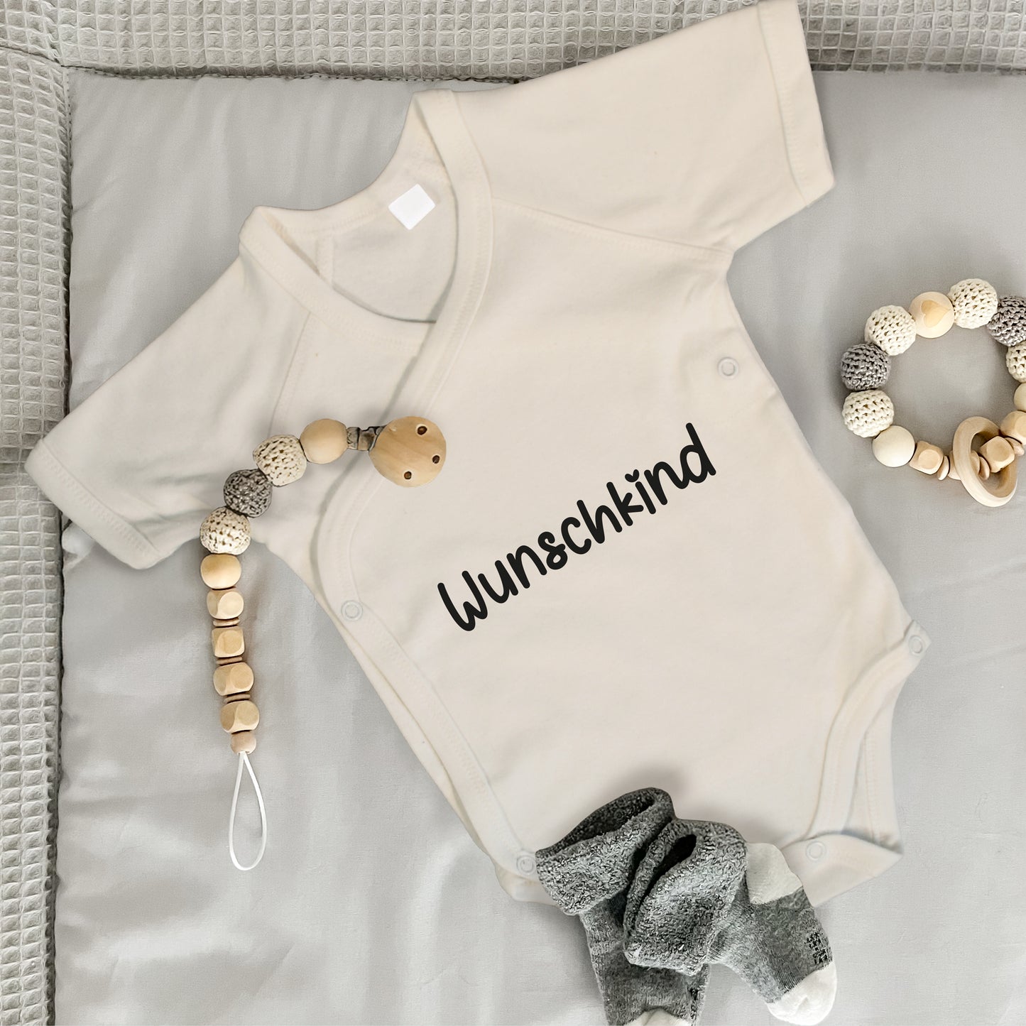 Baby Body Kurzarm mit Spruch | Wickelbody aus Bio-Baumwolle | Wunschkind