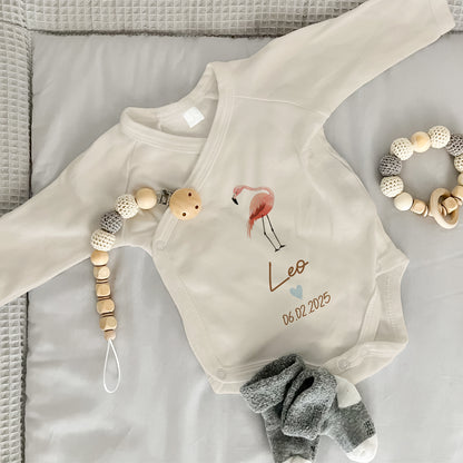 Baby Body Langarm mit Name & Geburtsdatum | Wickelbody aus Bio-Baumwolle | Tierparty - Flamingo