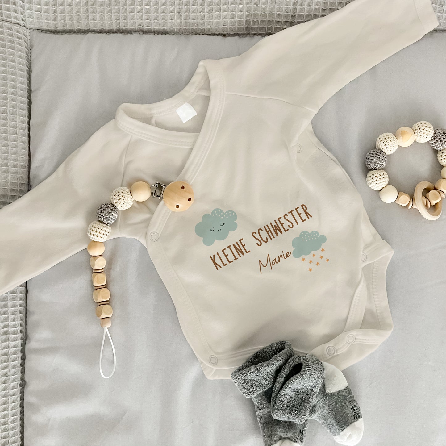 Baby Body Langarm mit Name | Wickelbody aus Bio-Baumwolle | Kleine Schwester