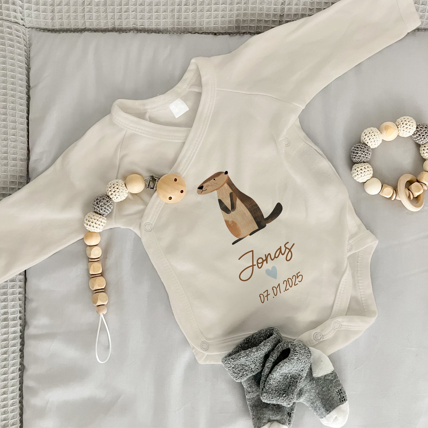 Baby Body Langarm mit Name & Geburtsdatum | Wickelbody aus Bio-Baumwolle | Tierparty - Otter