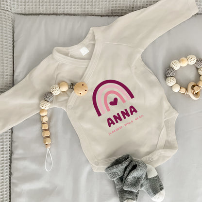 Baby Body Langarm mit Name & Geburtsdaten | Wickelbody aus Bio-Baumwolle | Regenbogen Pink