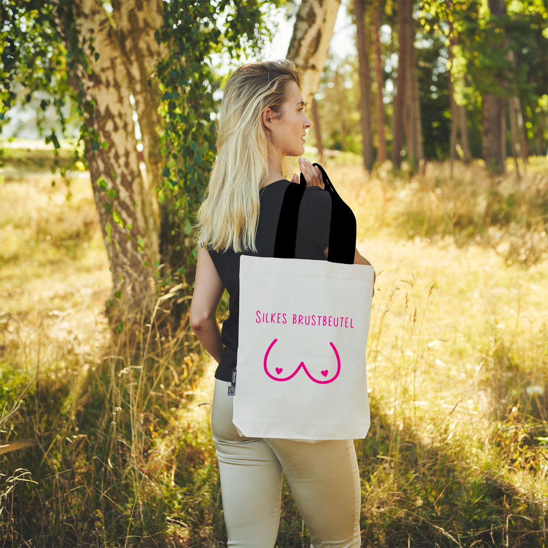 Brustbeutel | feste Stofftasche | lange schwarze Henkel | personalisiert | Brust-Motiv | schwarz oder pink | Bio-Baumwolle | Twill Bag natur - verschenkich.de