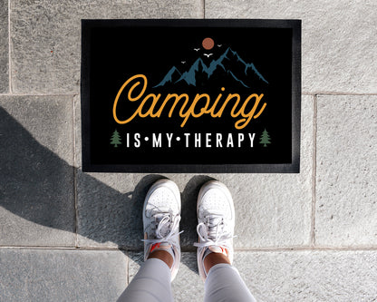 Fußmatte mit Spruch | Camping is my therapy