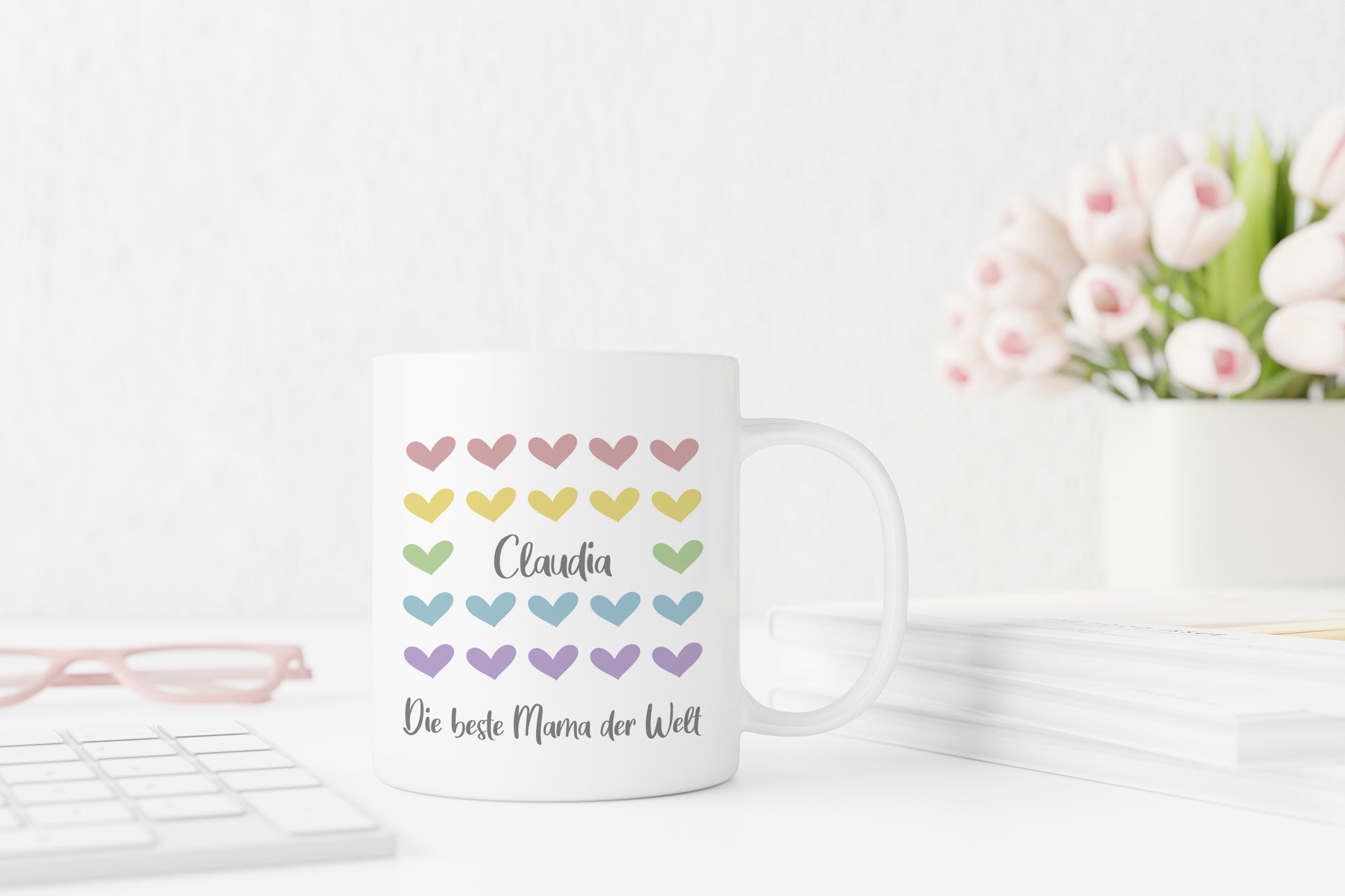 Die beste Mama der Welt | bunte Herzchen | Tasse mit Wunschnamen personalisiert - verschenkich.de