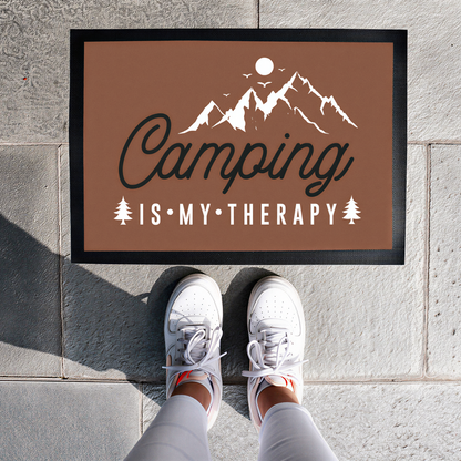 Fußmatte mit Spruch | Camping is my therapy