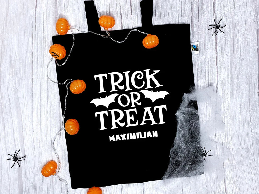 Halloween Stofftasche-Stoffbeutel mit eigenen Namen für Süßigkeiten - Motiv: Trick or Treat - verschenkich.de