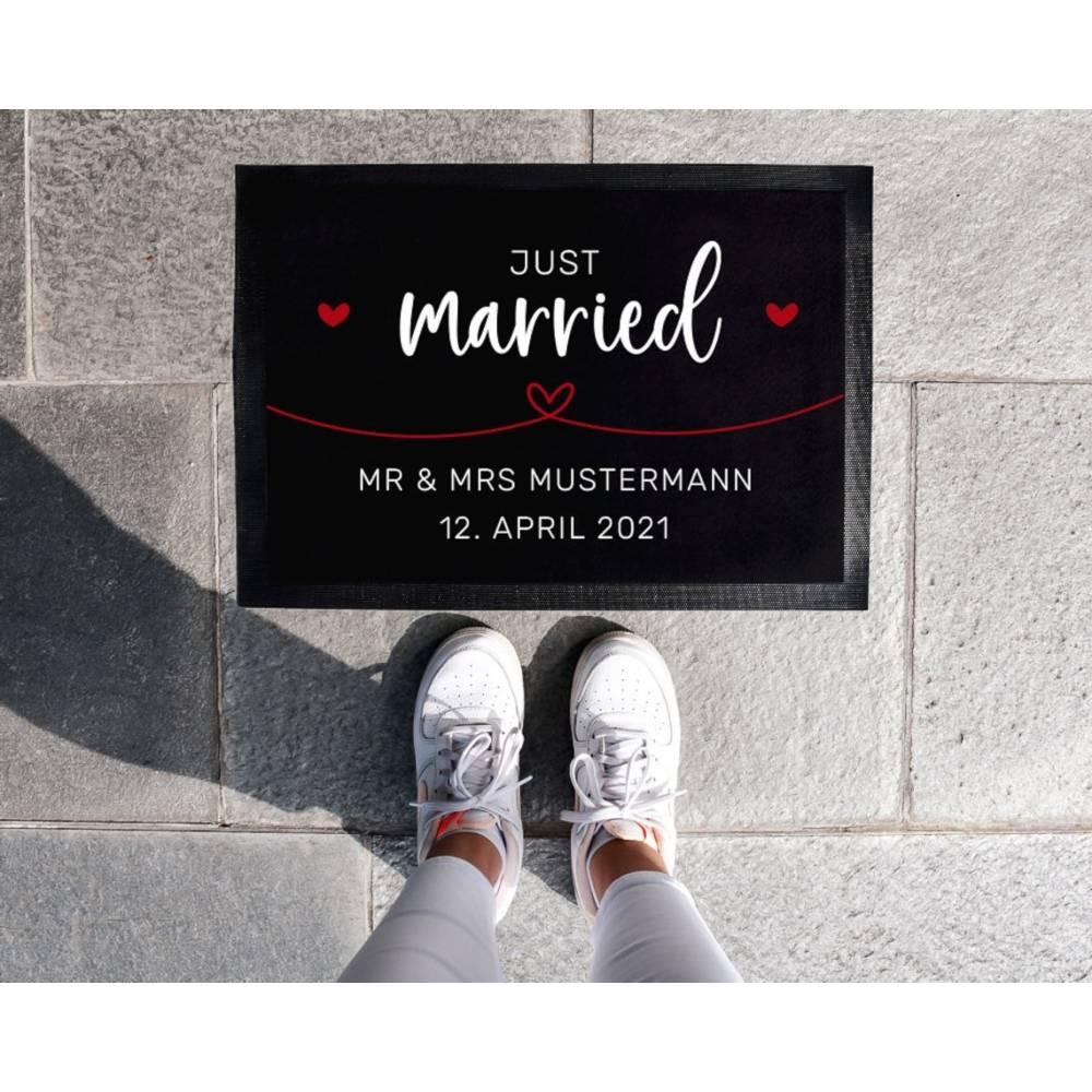 Personalisierte Fußmatte mit eigenen Wunschnamen - Motiv: Just Married - Rot - verschenkich.de
