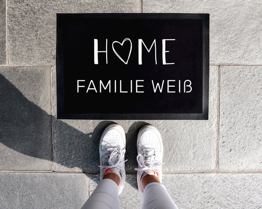 Personalisierte Fußmatte mit Wunschnamen | Herz im Home - Familienname | 35 x 50 cm oder 40 x 60 cm | Geschenkidee zum Einzug für Familien - verschenkich.de