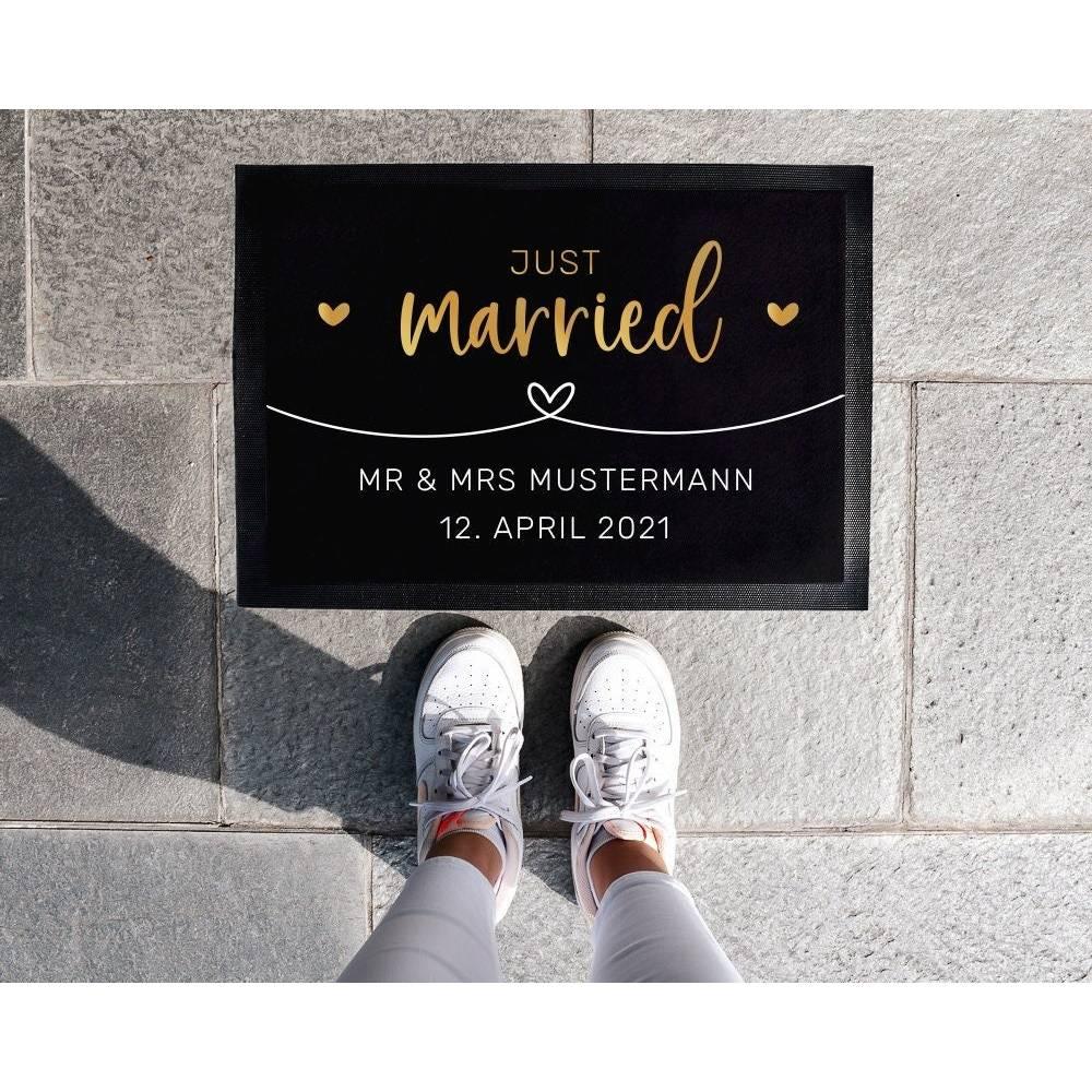Personalisierte Fußmatten mit Wunschnamen oder eigenen Namen - Motiv: Just Married - Goldverlauf - verschenkich.de