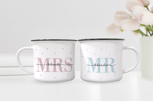 Personalisierte Tassen im Set | Emaille-Look | Mrs + Mr | mit Wunschnamen | Datum | Keramik | Geschenk zur Hochzeit, Jahrestag der Eheleute - verschenkich.de