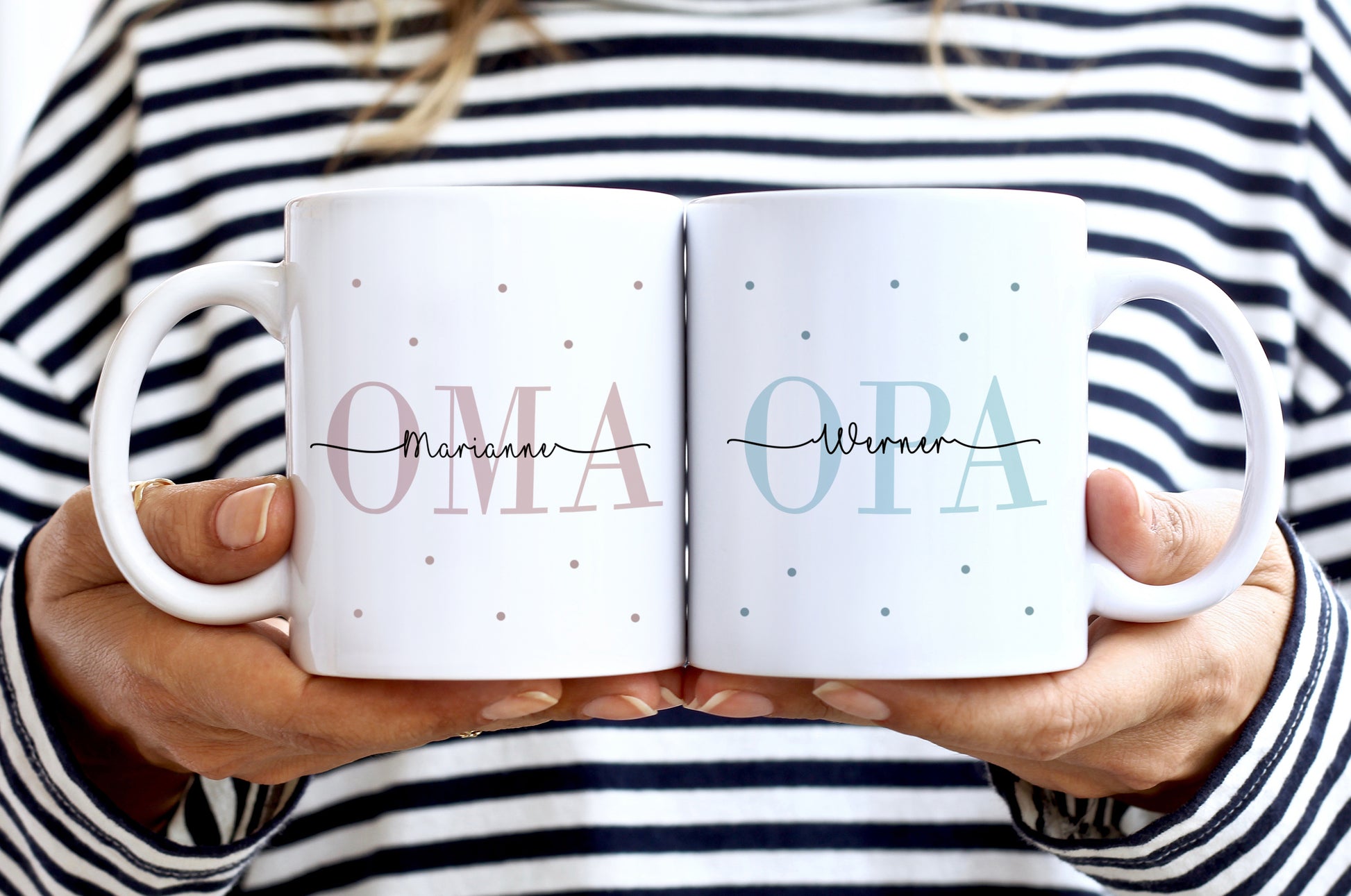 Personalisierte Tassen im Set | Kaffeetasse für Oma + Opa | mit Enkelkind Namen und Geburtsjahr | Keramik | für Großeltern von Kindern - verschenkich.de