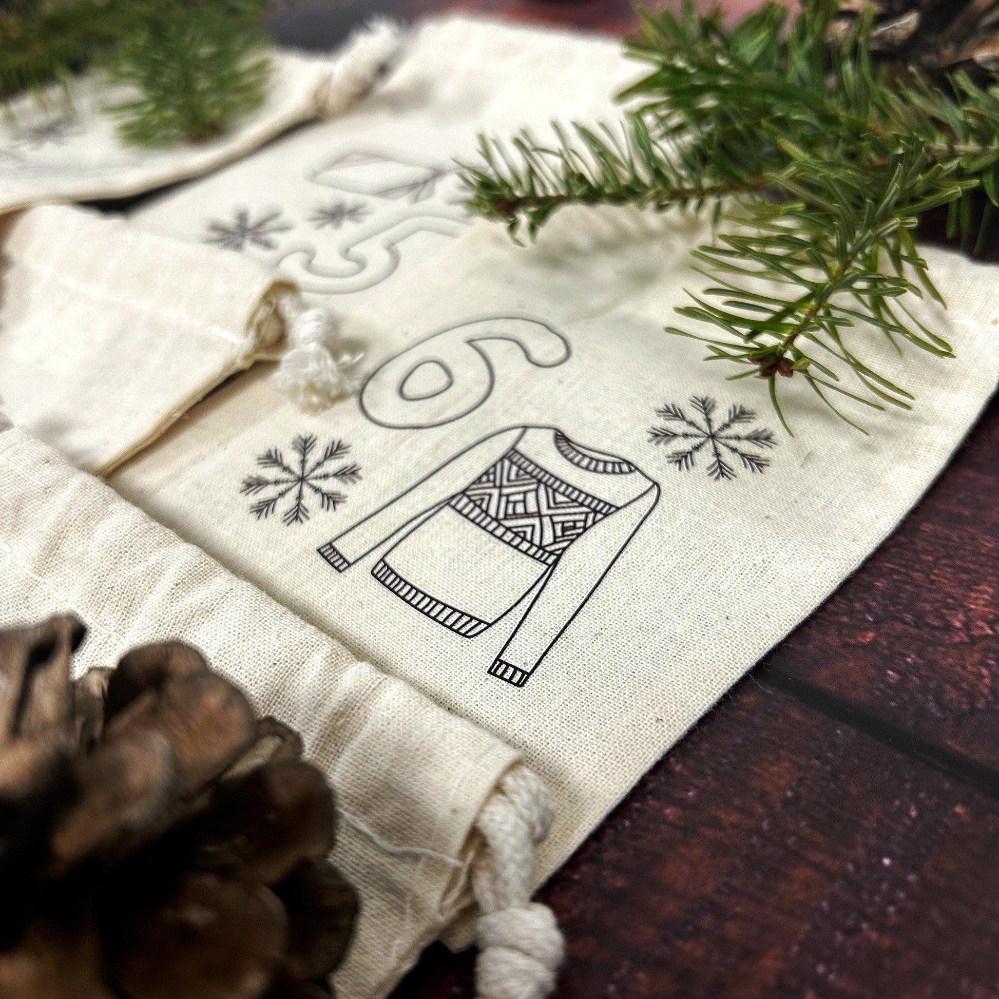 Personalisierter Adventskalender 24 Beutel mit Namen zum Befüllen - Motiv: Design 1 - verschenkich.de
