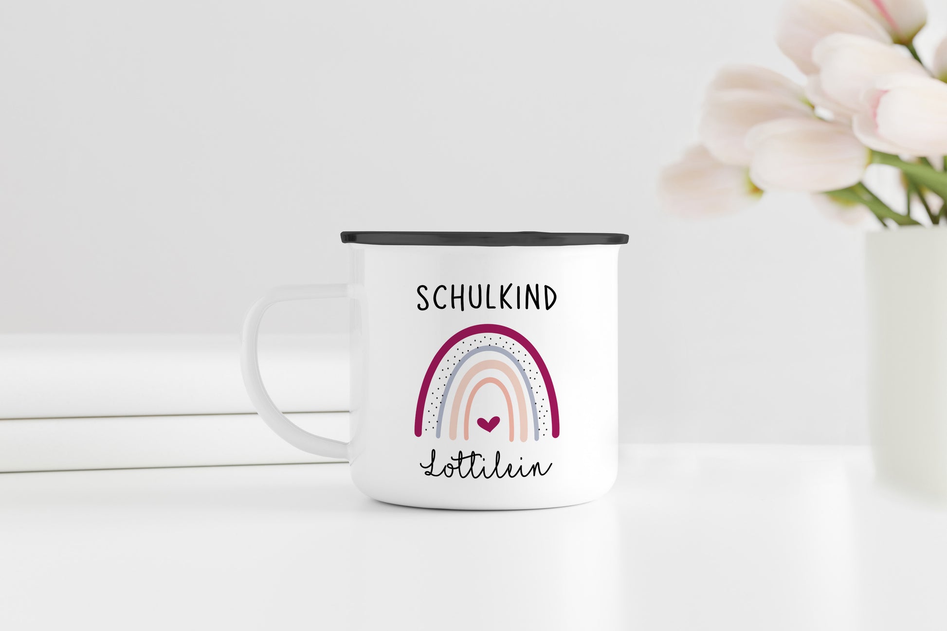 Personalisierter Emaillebecher | Schulkind Regenbogen lila | Herz | Emaille Tasse | Rand schwarz oder silber | mit Name | Einschulung - verschenkich.de
