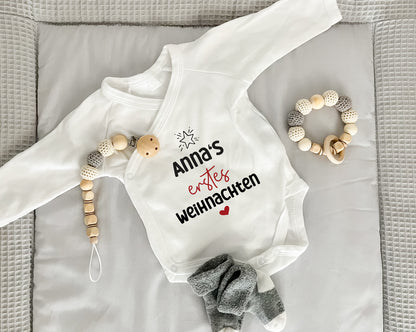 Personalisierter Premium Wickelbody | Babys erstes Weihnachten | Langarm Body | Bio-Baumwolle | Geschenk zur Geburt & Weihnachten - verschenkich.de