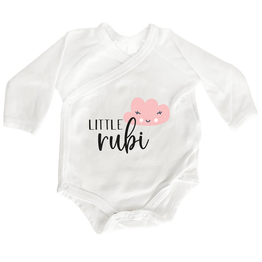 Personalisierter Premium Wickelbody | Wolke | Little | Langarm Body | Bio-Baumwolle | Geschenk zur Geburt mit Wunschnamen - verschenkich.de